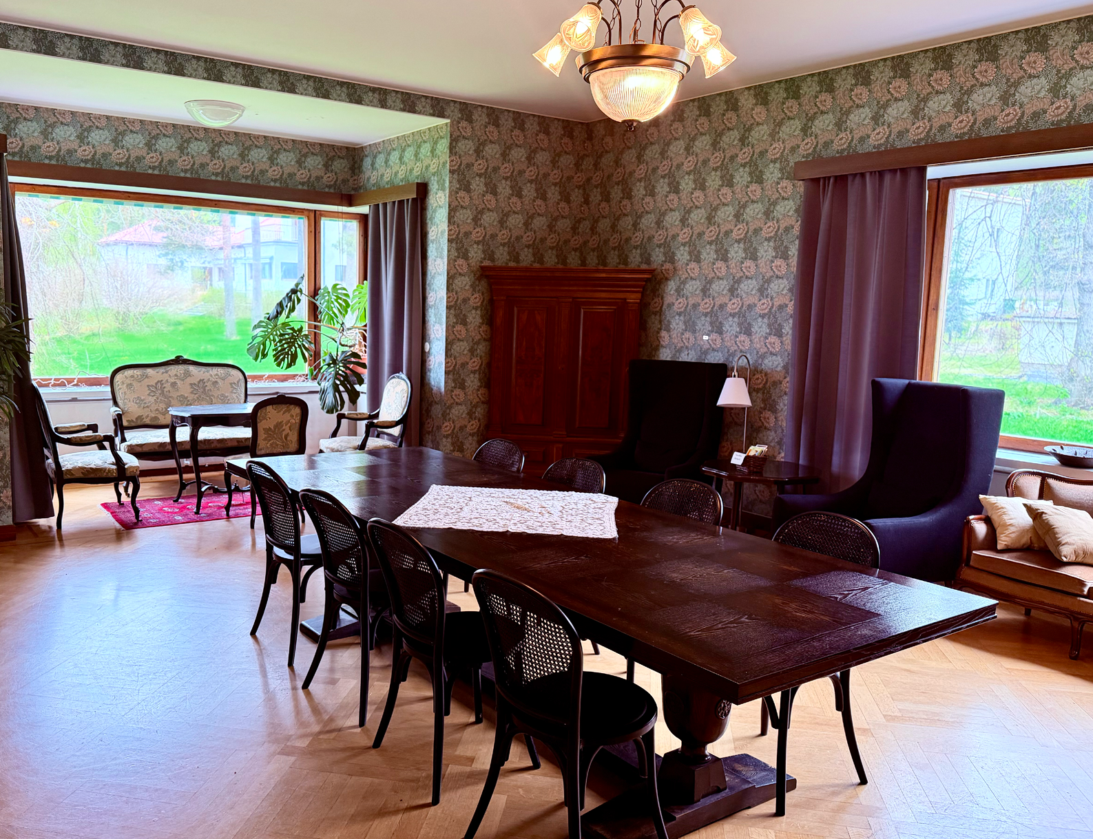 Library dining table for 10 people